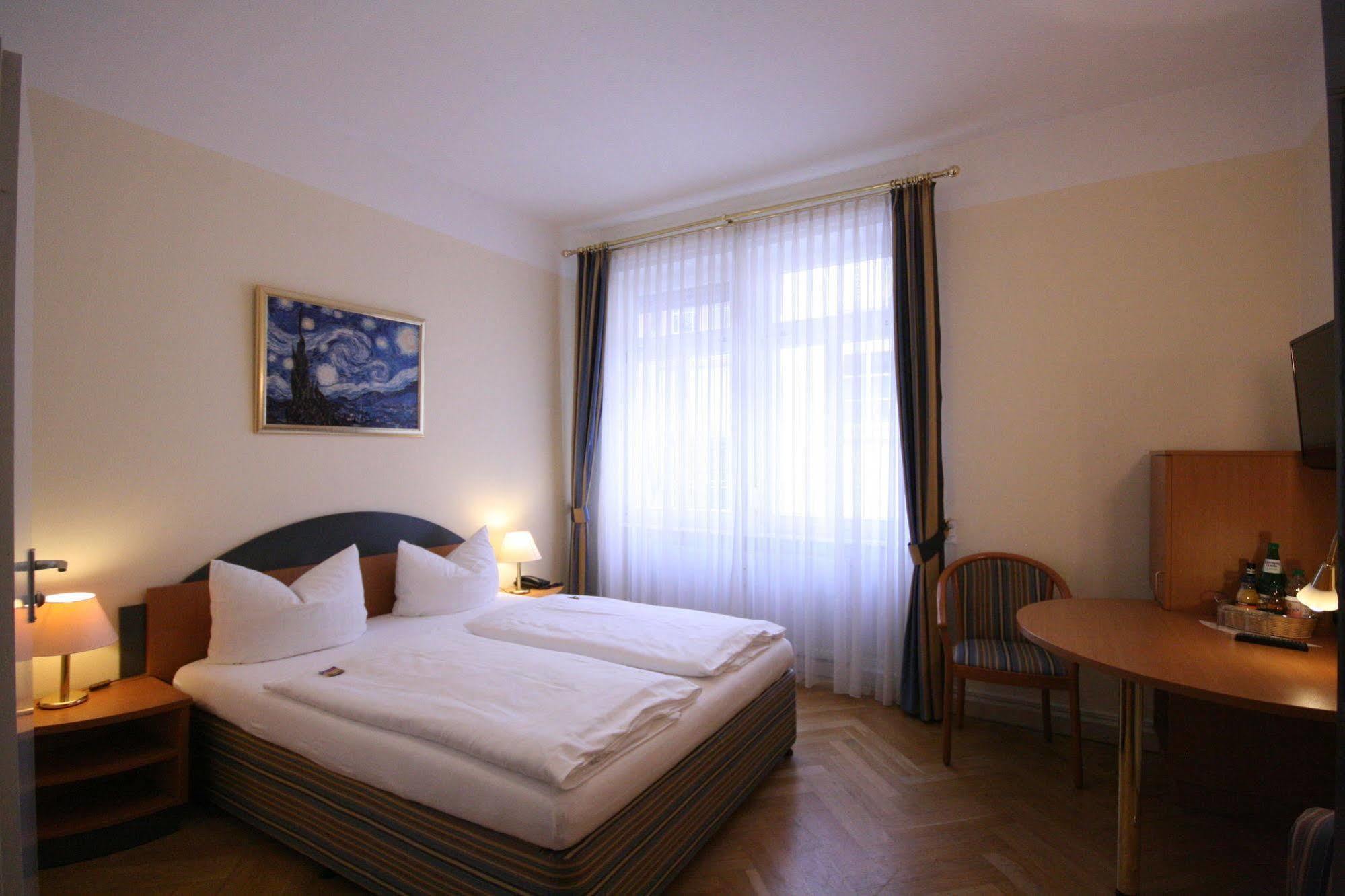 Altstadt Hotel 3*